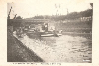 Solvay 11 - Luzy-sur-Marne (Haute-Marne) - Passerelle et pont-levis.jpg