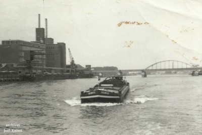 SOLVAY 60 - remorqué en rivière.jpg (87.17 Kio) Vu 3572 fois SOLVAY 60 - remorqué en rivière.jpg