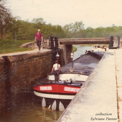 SLV 89 entrant une ecluse.jpg (85.47 Kio) Vu 5117 fois SLV 89 entrant une ecluse.jpg