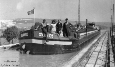 SLV 103 DUTREMEZ Joseph son epouse Gerorgina et leur Enfant Dolores & Joseph .jpg (103.69 Kio) Vu 3568 fois SLV 103 DUTREMEZ Joseph son epouse Gerorgina et leur Enfant Dolores & Joseph .jpg