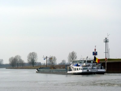 presagio-5-18-03-2.jpg (54.23 Kio) Vu 1388 fois presagio-5-18-03-2.jpg