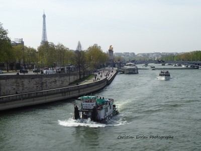 Marsouin pt de la Concorde2 - Copie.JPG (173.48 Kio) Vu 3644 fois Marsouin pt de la Concorde2 - Copie.JPG