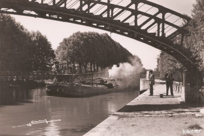 Montargis (Loiret) - Les bords du canal (1 vag).jpg