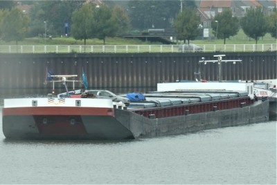 elly-1.jpg (64.71 Kio) Vu 1498 fois elly-1.jpg