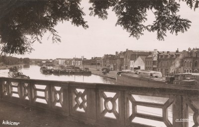 Saint-Quentin (Aisne) - Le vieux pont - Quai Gayant (1) (red).jpg