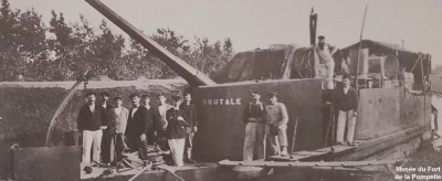 canonnière B BRUTALE photo d'époque musée du Fort de la Pompelle.jpg