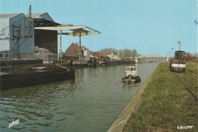 Arques (Pas-de-Calais) - Quai du commerce - Pont des Flandres (1) red.jpg