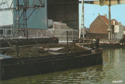 Arques (Pas-de-Calais) - Quai du commerce - Pont des Flandres (2) red.jpg (222.71 Kio) Vu 1855 fois Arques (Pas-de-Calais) - Quai du commerce - Pont des Flandres (2) red.jpg