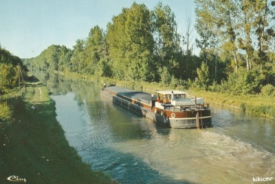 Dordives (Loiret) - Le canal (1) (red).jpg