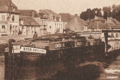 Ménétreol-sous-Sancerre (Cher) - Le canal (2) (red).jpg