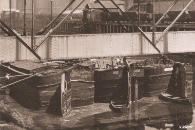 Harnes (P.-de-C.) - Le canal et les usines (2) (red).jpg (154.13 Kio) Vu 3537 fois Harnes (P.-de-C.) - Le canal et les usines (2) (red).jpg