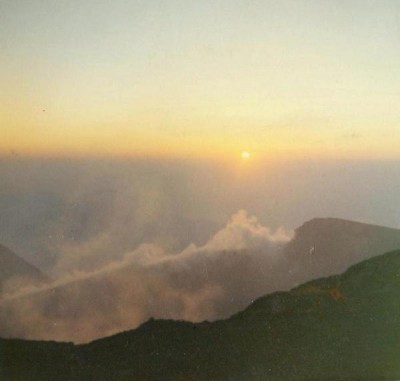 01_etna_1971-07-sommet_lever_de_soleil_2.jpg