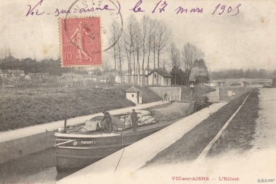 PAQUEBOT 7 - Vic-sur-Aisne - L'écluse (red).jpg