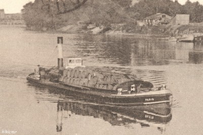 PARIS - Courbevoie - Bords de Seine à l'île de la Jatte (2) (red).jpg