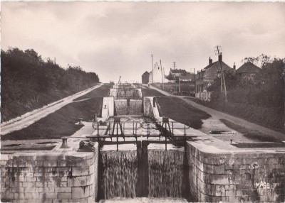 f1 001 (Copier).jpg (119.54 Kio) Vu 6402 fois f1 001 (Copier).jpg