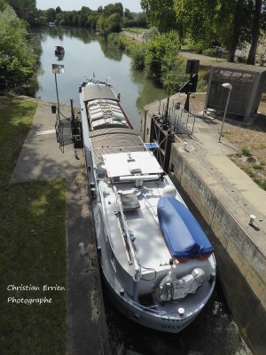 320 sortie écluse Heuilley 18 Walhall.JPG (236.11 Kio) Vu 6663 fois 320 sortie écluse Heuilley 18 Walhall.JPG