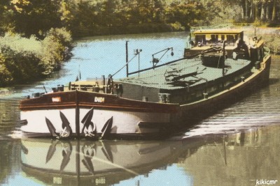 Nemours (Seine-et-Marne) - Le canal du Loing (2) (red).jpg