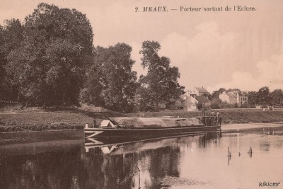 VILLE DE NANCY - Meaux - Porteur sortant de l'écluse (1) (red).jpg