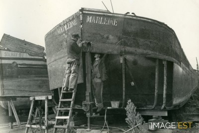 MARLEINE et SLV 81 sur un chantier sarrois vers 1945.jpg