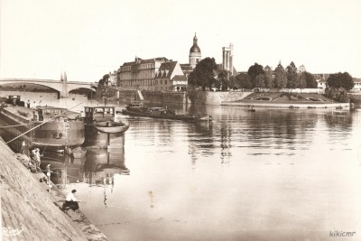 Chalon-sur-Saône (S.-et-L.) - Quai de la Saône (1) (red).jpg