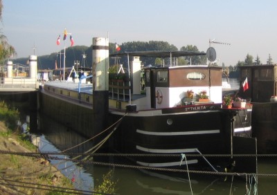 stes therita+cd-ar.JPG