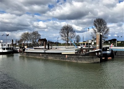 Factotum-1-19-03-2021-Nijmegen (2).jpg
