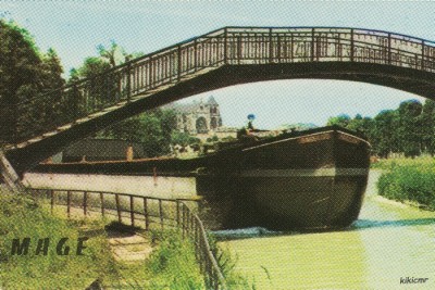 Châlons-sur-Marne (51000 - Marne) - Passerelle du Jard (red).jpg