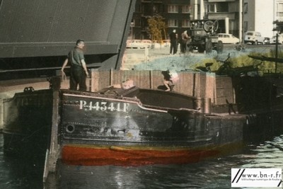 Roubaix - CPSM colorisée pon-levis (2).jpg (199.67 Kio) Vu 1202 fois Roubaix - CPSM colorisée pon-levis (2).jpg