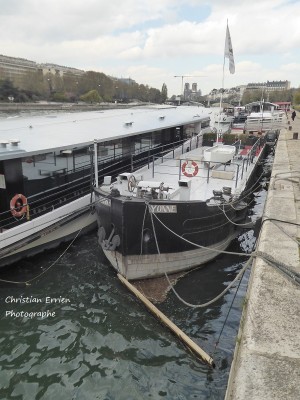 Yonne quai Henri IV 1 - Copie.JPG