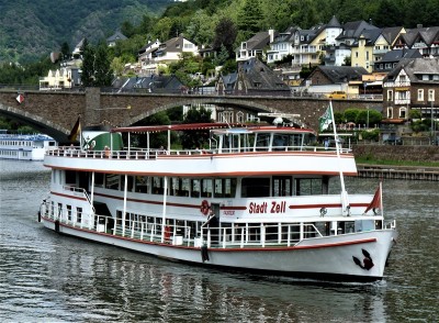 Stadt-Zell-5-13-07-2016-Cochem (2).JPG (331.61 Kio) Vu 1032 fois Stadt-Zell-5-13-07-2016-Cochem (2).JPG