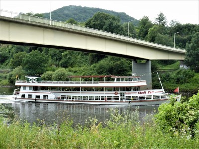 Stadt-Zell-1-13-07-2016-St.Aldegund (2).JPG (314.8 Kio) Vu 1032 fois Stadt-Zell-1-13-07-2016-St.Aldegund (2).JPG