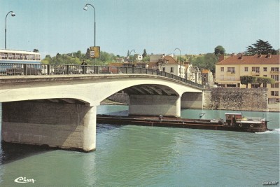 Corbeil-Essonnes (91 - Essonne) - Le pont sur la Seine.jpg