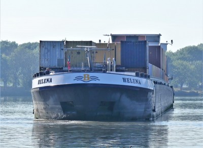 Helena-2-24-08-2022-sluis-Grave (2).JPG (204.79 Kio) Vu 1460 fois Helena-2-24-08-2022-sluis-Grave (2).JPG