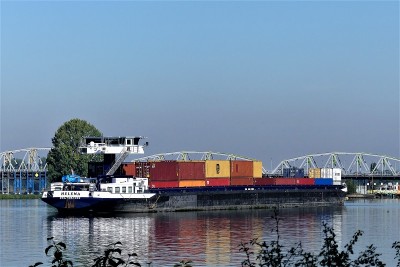 Helena-1-24-08-2022-sluis-Grave (2).JPG (194.27 Kio) Vu 1587 fois Helena-1-24-08-2022-sluis-Grave (2).JPG