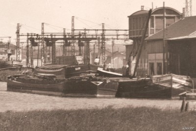 Migennes (Yonne) - L'écluse et le port sur le canal de Bourgogne (dét).jpg