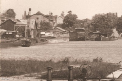 Migennes (Yonne) - L'écluse et le port sur le canal de Bourgogne (dét 2).jpg