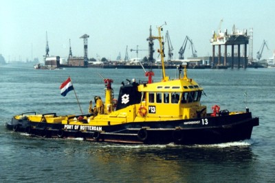 Havendienst 13 Botlek24052001©LeoS.jpg (148.17 Kio) Vu 2742 fois Havendienst 13 Botlek24052001©LeoS.jpg