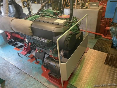 PICARDIE - moteur Volvo D8 300cv.jpg (214.04 Kio) Vu 2854 fois PICARDIE - moteur Volvo D8 300cv.jpg