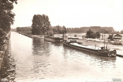 Ribécourt (Oise) - Le canal.jpg (195.46 Kio) Vu 2445 fois Ribécourt (Oise) - Le canal.jpg