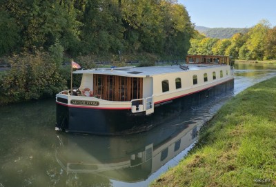 SAVOIR VIVRE Pont-de-Pany (1).jpg