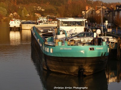 Edel Turquoise St Mammès.JPG