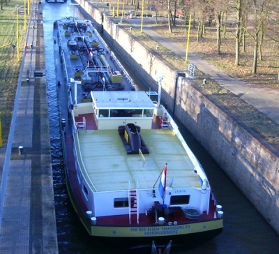 Zennestroom-2-06-03-2005-sluis-Weurt.JPG
