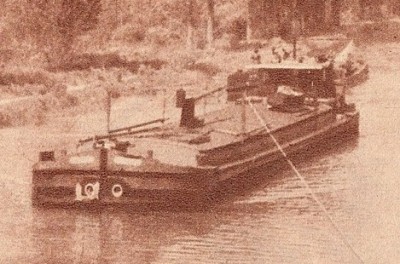 Détective - 24 mai 1954 - gros plan bateau.jpg (67.84 Kio) Vu 2536 fois Détective - 24 mai 1954 - gros plan bateau.jpg