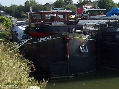 090823 011 - R - 800.jpg