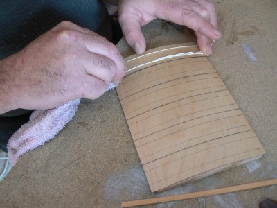 R enlevé le surplus de colle.JPG (145.52 Kio) Vu 5925 fois R enlevé le surplus de colle.JPG