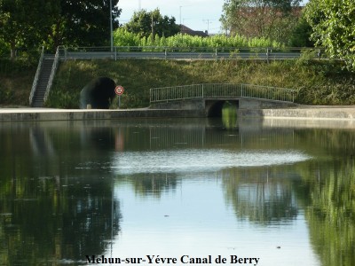 16 Mehun-sur-Yévre Canal de Berry (2).JPG