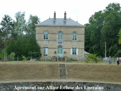 9 Apremont sur Allier Ecluse des Lorrains4.JPG