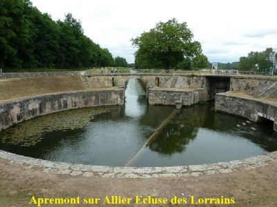 9 Apremont sur Allier Ecluse des Lorrains2.JPG
