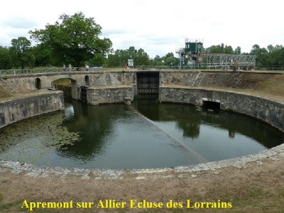 9 Apremont sur Allier Ecluse des Lorrains.JPG