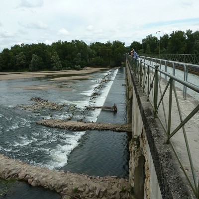 11 Le Guetin le pont canal4.JPG